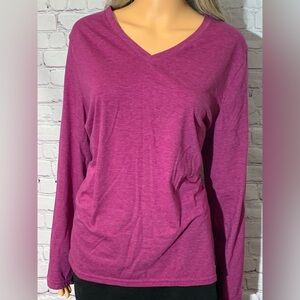 Women’s fuchsia long sleeved top
